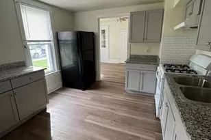 528 E Mulberry St, Millville, NJ 08332 - Photo 2