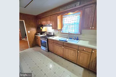 811 N 7th St, Millville, NJ 08332 - Photo 10