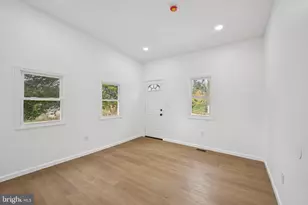 998 E Butler Ave, Vineland, NJ 08361 - Photo 10