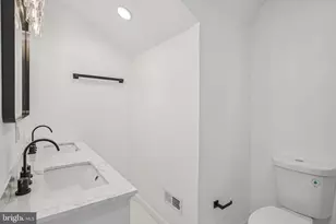 998 E Butler Ave, Vineland, NJ 08361 - Photo 16