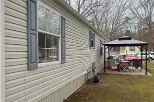 122 Chalet Ln, Vineland, NJ 08360 - Photo 2