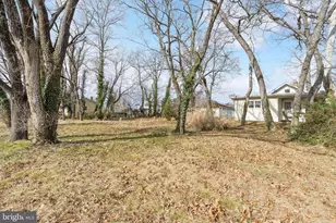 554 N 3rd St, Vineland, NJ 08360 - Photo 22