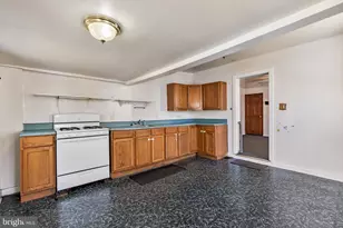 410 Powell St W W, Millville, NJ 08332 - Photo 12