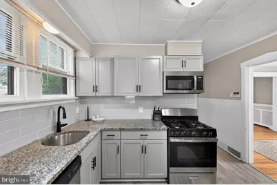 210 E Mulberry Street, Millville, NJ 08332 - Photo 12