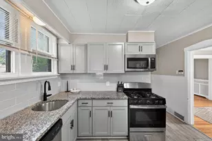 210 E Mulberry St, Millville, NJ 08332 - Photo 14