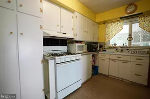915 W Main Street W, Millville, NJ 08332 - Photo 10