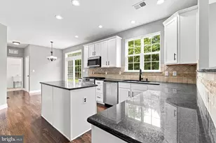 2740 Doral St, Vineland, NJ 08361 - Photo 8