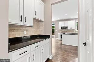 2740 Doral St, Vineland, NJ 08361 - Photo 10