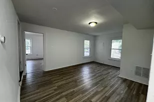 323 E Vine St, Millville, NJ 08332 - Photo 8