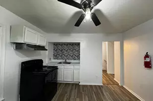 323 E Vine St, Millville, NJ 08332 - Photo 4