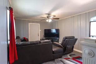 638 S 3rd St, Millville, NJ 08332 - Photo 12