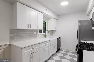 42 Trowbridge Ln, Clementon, NJ 08021 - Photo 2