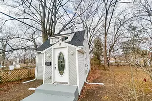 17 W Buckingham Ave, Mount Ephraim, NJ 08059 - Photo 2