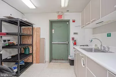 526 Cooper Street, Camden, NJ 08102 - Photo 12