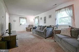 602 Autumn Crest Dr, Winslow Township, NJ 08089 - Photo 4