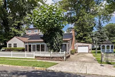 325 Albany Avenue, Barrington, NJ 08007 - Photo 2