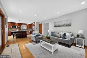 18 Tenby Chase Dr, Voorhees, NJ 08043 - Photo 2