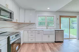 137 Arbor Meadow Dr, Sicklerville, NJ 08081 - Photo 2