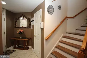 31 Colts Neck Dr, Sicklerville, NJ 08081 - Photo 2