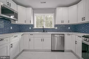 965 Martha Blvd, Waterford Township, NJ 08004 - Photo 6