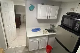 1027 Lois Ave, Camden, NJ 08105 - Photo 16