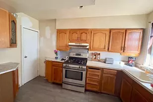 1072 S Merrimac Rd, Camden, NJ 08104 - Photo 6