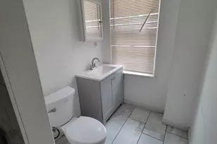 1050 S 4th St, Camden, NJ 08104 - Photo 14