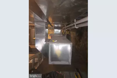 1050 S 4th St, Camden, NJ 08104 - Photo 34