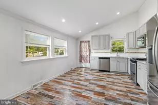 23 N Sunset Dr, Voorhees, NJ 08043 - Photo 8