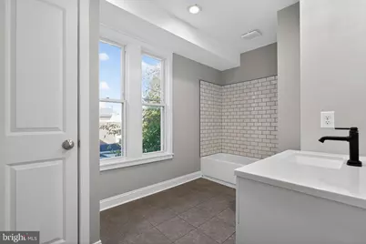 325 Monmouth Street, Gloucester City, NJ 08030 - Photo 18