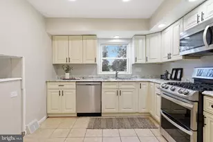 1401 Hillside Dr, Cherry Hill, NJ 08003 - Photo 10