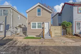 921 Ridgeway St, Gloucester City, NJ 08030 - Photo 2