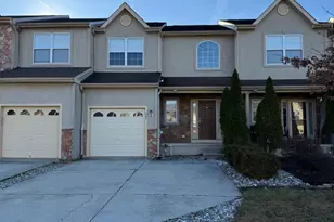 111 Glacier Dr, Berlin, NJ 08009 - Photo 2