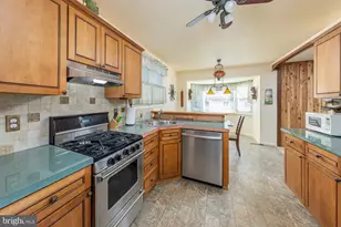 110 Lakeview Ave, Gloucester Township, NJ 08012 - Photo 28