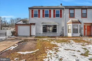 7 Hampton Gate Dr, Sicklerville, NJ 08081 - Photo 2