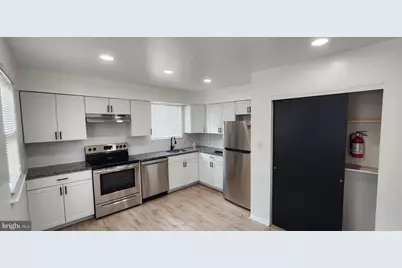 17 Fairfax Avenue #2ND FLOOR APT, Gloucester Township, NJ 08012 - Photo 2