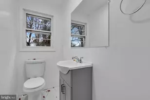 225 Lakeside Ave, Gloucester Township, NJ 08012 - Photo 16