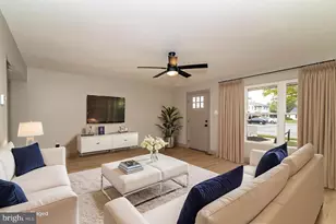 4 Magnolia Ct, Sicklerville, NJ 08081 - Photo 2