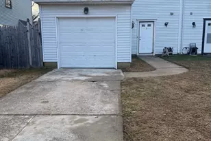 8 Hewitt Ln, Sicklerville, NJ 08081 - Photo 1