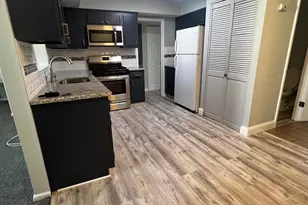 Hybrid Pl, Clementon, NJ 08021 - Photo 6