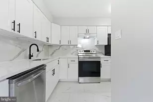 111 Presidential Dr, Sicklerville, NJ 08081 - Photo 2