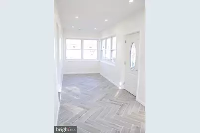 301 Laurel Avenue, Woodlynne, NJ 08107 - Photo 2