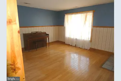 121 Crosley Drive, Waterford Township, NJ 08004 - Photo 2