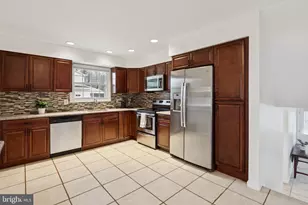 105 Country Club Pl, Cherry Hill, NJ 08003 - Photo 14