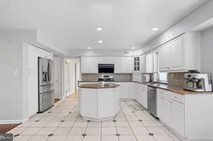 32 Country Walk, Cherry Hill, NJ 08003 - Photo 8