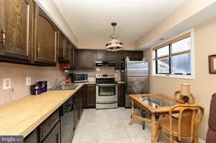 29 Chiswick Dr, Lindenwold, NJ 08021 - Photo 8