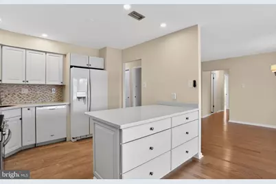 215 Haddonfield Cmns #215, Haddonfield, NJ 08033 - Photo 2