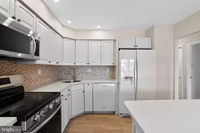 215 Haddonfield Cmns #215, Haddonfield, NJ 08033 - Photo 4