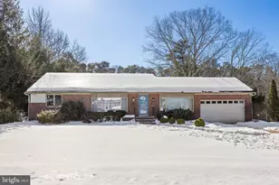 136 Paradise Dr, Voorhees, NJ 08043 - Photo 2