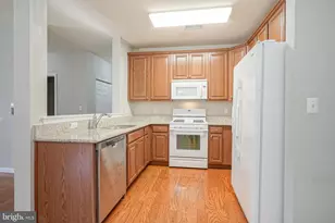 226 Breeders Cup Dr, Cherry Hill, NJ 08002 - Photo 2